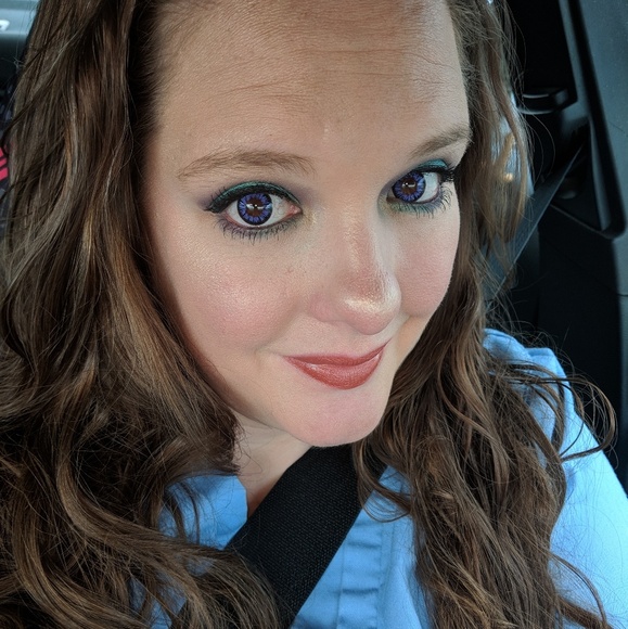 Meet your Posher, Beth - Picture 2 of 6